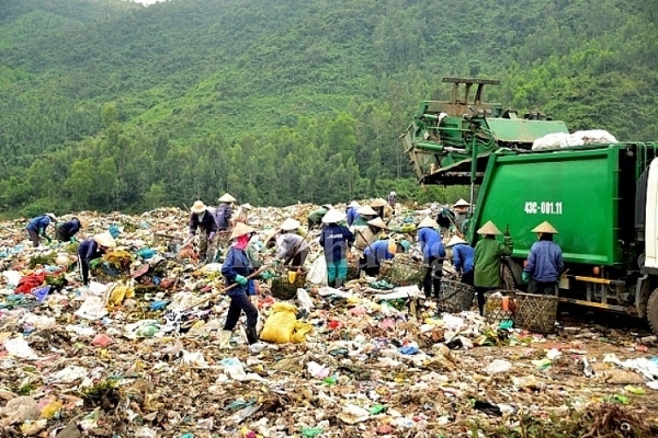 Vận chuyển xử lý rác thải - Môi Trường Việt Xanh - Công Ty TNHH Sản Xuất Thương Mại Dịch Vụ Môi Trường Việt Xanh